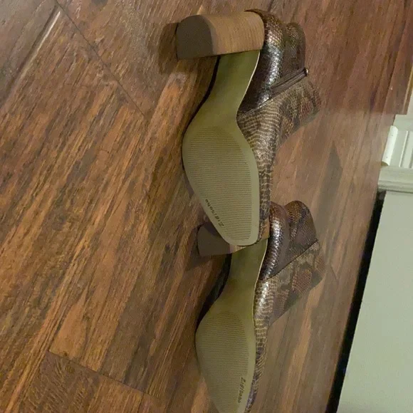 Zigi Soho Faux Snakeskin Ankle Boot - Picture 3 of 7